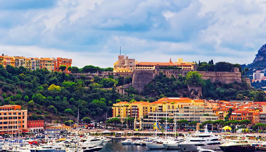 Port Hercule, luxury ships and palace on the mountain